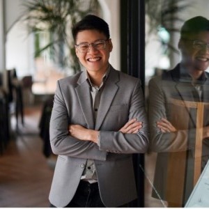 Lawrence Kam Photo