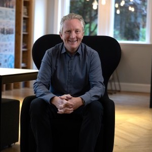 Nigel Saunders Photo